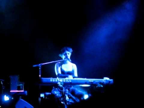 The Dresden Dolls - The Perfect Fit (The Vic, Chicago 11-17-10)