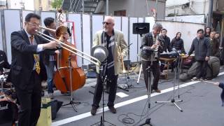 Over In The Gloryland - Geoff Bull