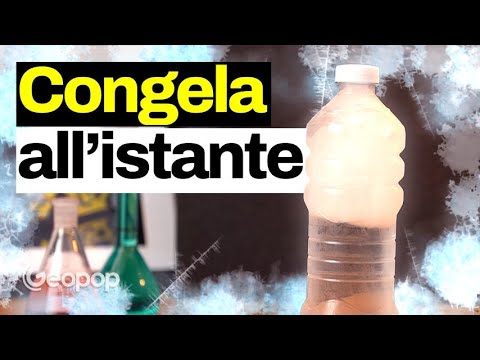 Sbatte la bottiglia di acqua liquida e si ghiaccia all'istante - la sopraffusione in 4 esperimenti