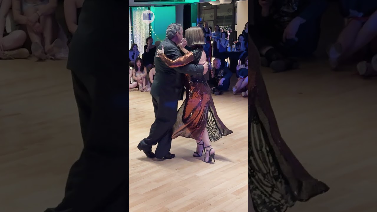 Ricardo Calvo & Sandra Messina milonga to "Estampa de Varón" by Juan D'Arienzo tango performance
