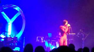 "C'EST PAS UNE VIE" - Yelle - LIVE at Irving Plaza in NYC on April 30th, 2011
