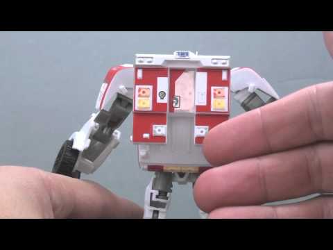 Video Review of the Reprolabels P5, Transformers Prime Deluxe Rachet upgrade set