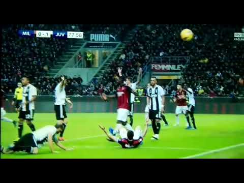 Chiellini su Romagnoli. Fallo contro il Milan...