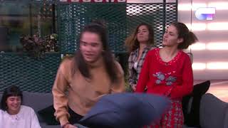 GUERRA de ALMOHADAS mientras suena &quot;BUENAS NOCHES&quot; | OT 2018