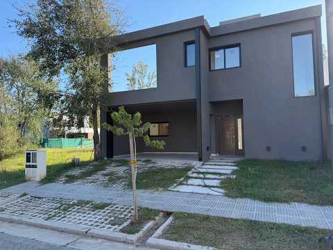 Casa en venta a estrenar Nuevo Malagueño