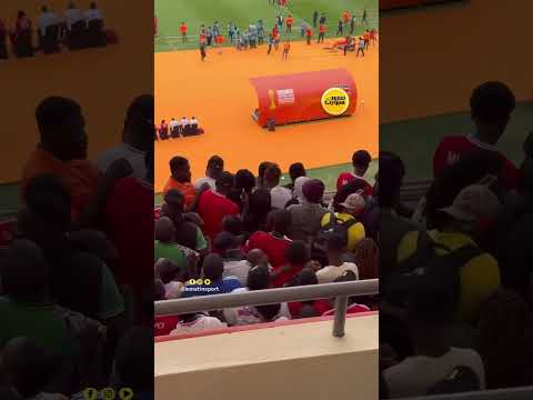 ازدحام وفوضى لحظة دخول الجماهير الكينية إلى ملعب كاساراني