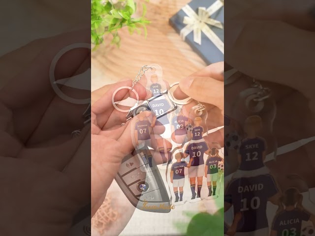 Vídeo relacionado con LJFEA Llavero Futbol, Llavero de Zapato de Fútbol Metálico, Regalo para Adultos y Niños, Regalo Entrenador Futbol, Llaveros Niños