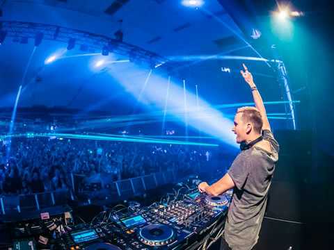 01 Saving light vs Resurection  (Marlo Live mashup)