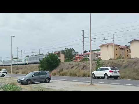 Treno regionale 5568 da Cosenza a Reggio di Calabria Centrale. A Gizzeria Lido. +UIC-X