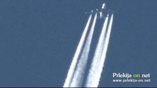 Letalo za sabo pušča sled