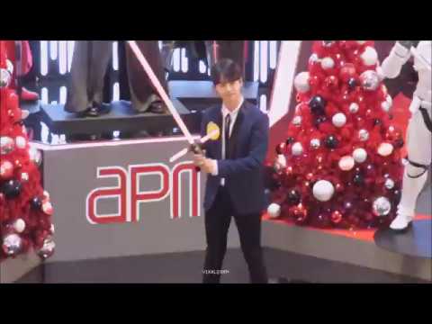 [빅스엔] 171119 차학연 홍콩 APM  - STAR WARS 라이트세비어 들고 입장ㅋㅋㅋㅋㅋㅋ
