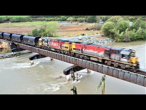Coal train 836 - Stillwater to Rotomanu in the rain in 4K