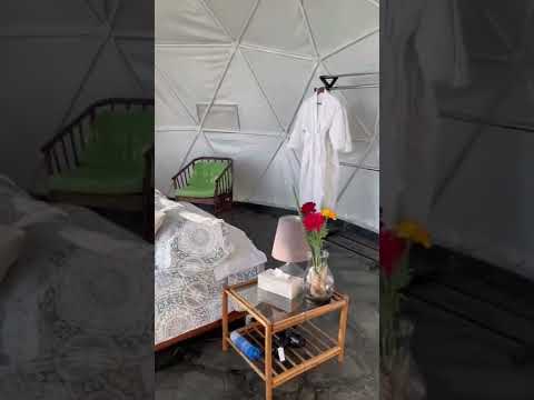 Would you sleep here? Dome glamping in Costa Rica 🇨🇷, share this with a friend 🙏🏾