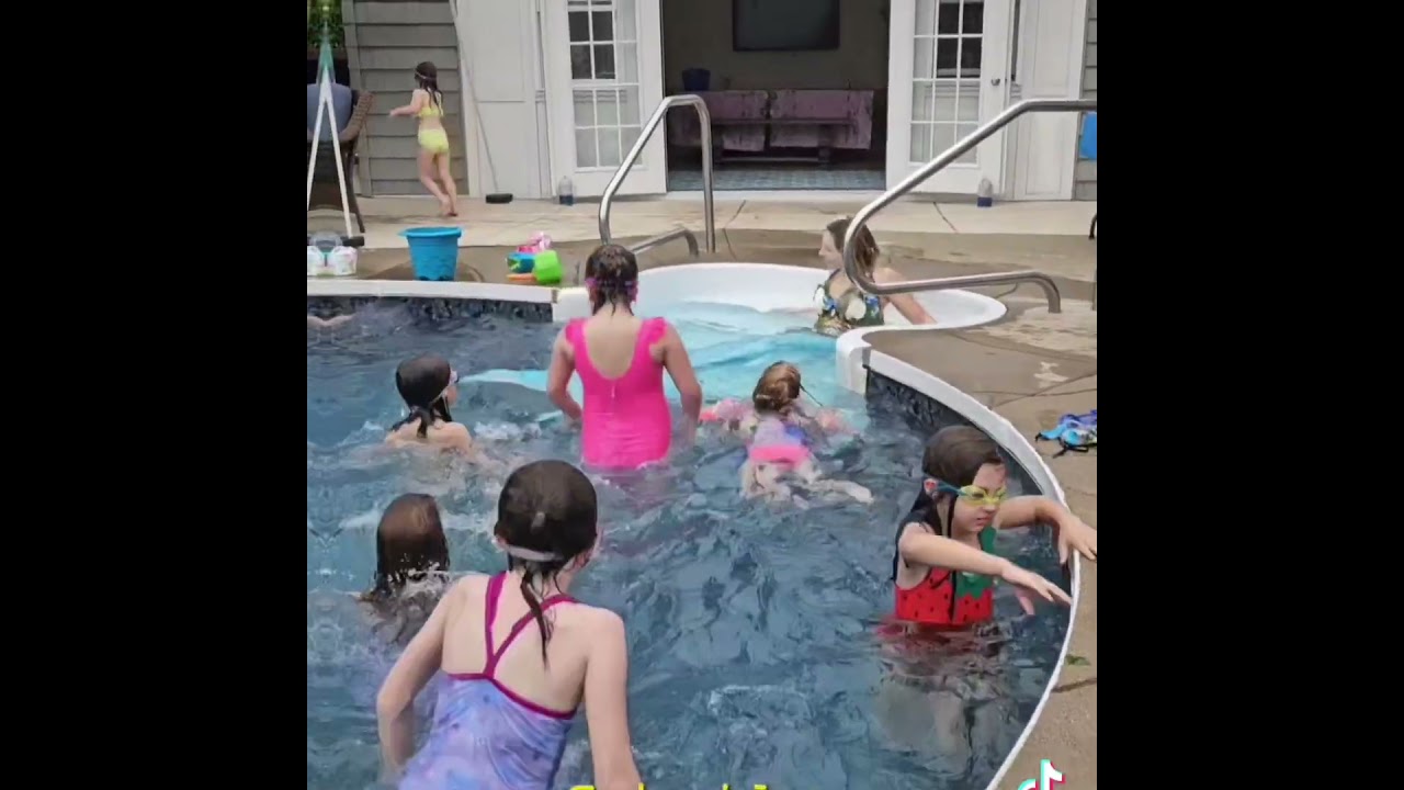 Promotional video thumbnail 1 for Mermaid Caitlyn