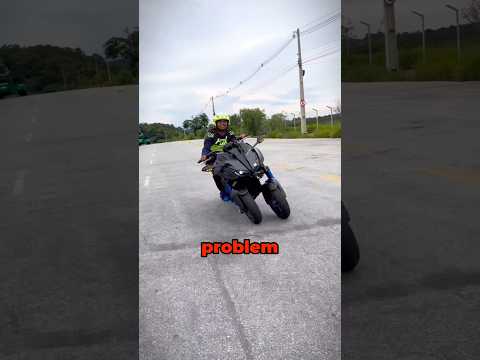 Yamahas's 3 wheeled motorcycle