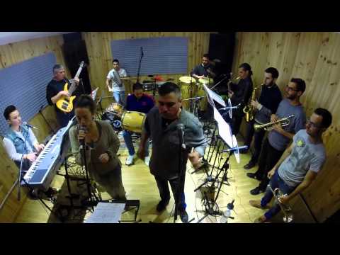 ORQUESTA BANDA LOCA - TODOS ME MIRAN