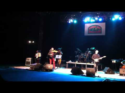 Cechomor - Mezi horami (Live Rozmarin 2011)