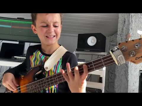 9yrs AronTheBassist plays GOSPEL MUSIC  Smokie Norful  Ive Been Delivered bass cover