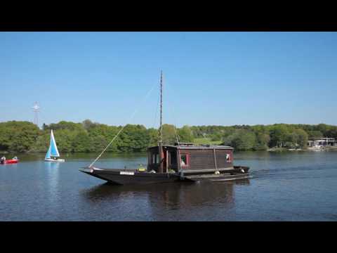 download lagu mp3 mp4 La Toue, download mp3 La Toue free downloadn, video klip La Toue