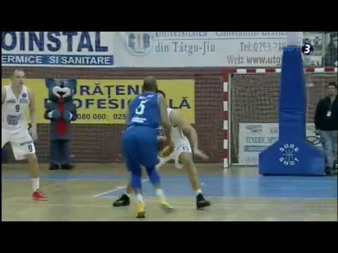 Coşul marcat de Travis Bureau în ultimele momente ale partidei cu Energia Târgu Jiu