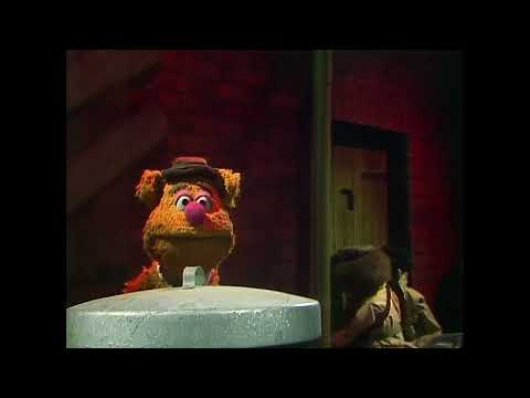 The Muppet Show - 422: Andy Williams - “Green Door” (1980)