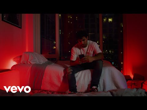 CB30 - Old Phone (Official Music Video)