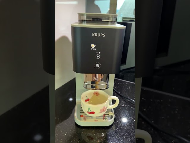 Video Teaser für KRUPS Coffee Crush Test von Francesca: kompakt & geschmackvoller Kaffee