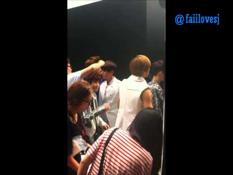 120728 EXO @ Siam discovery back stage