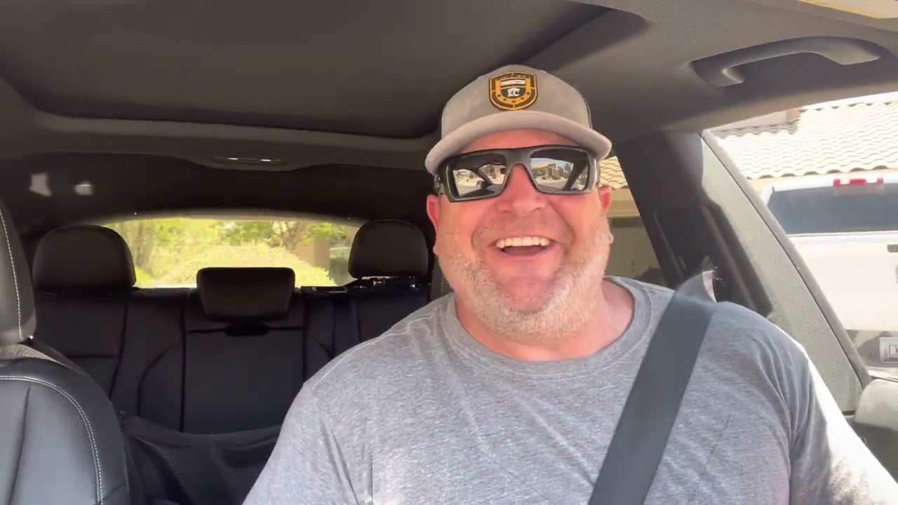 Audi Q8 SUV review plus bonus 0-60 dragy. Also bait and switch story from the dealer. 