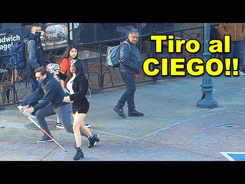 Pushing a Blind Man on the Street | Social Experiment - Bufones.net