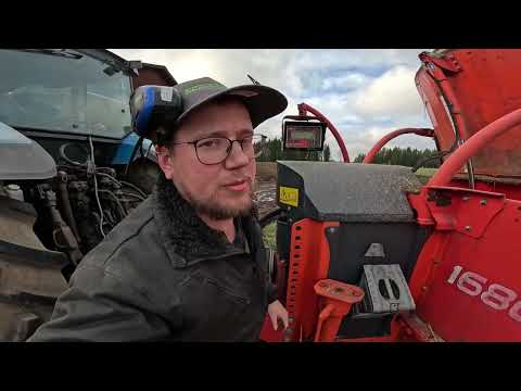 Försöker plöja och blandar foder! || Bondevloggen ||