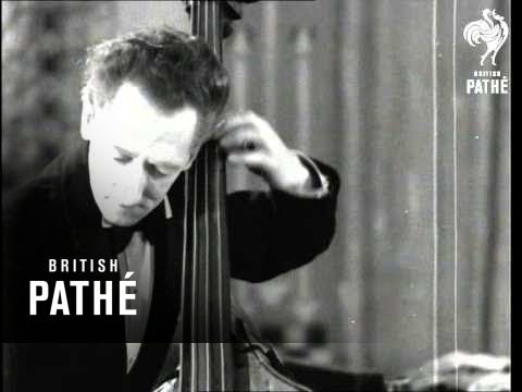 The Double Bass.  A Little Experiment By Herbert Lodge - At The Piano Leslie Bridgewater (1931)