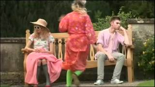 Extrait (VO) - Sid et Michelle vont � la clinique de Cassie