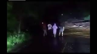 Lluvias arrastran vehículo en aldea Callejón El Progreso