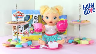 BABY ALIVE LAURINHA FAZENDO LANCHINHO PLAY- DOH COM A MAME.