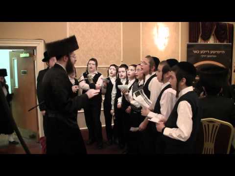 Kids Choir Sing Hamavdil - Ben Zion Shenker | המבדיל בין קודש לחול - בן ציון שנקר