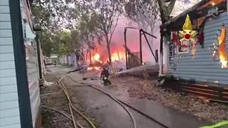 Campeggio Bella Italia di Peschiera, le immagini delle fiamme devastano la struttura: 24 feriti