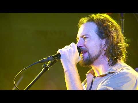 Pearl Jam 10.31.09 Spectrum Philly 4 - Halloween - Ed Cam Jeremy