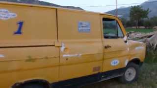 preview picture of video 'Ford Transit schroot rijdt nog in Griekeland. Ford Transit scrap van still in duty in Greece.'