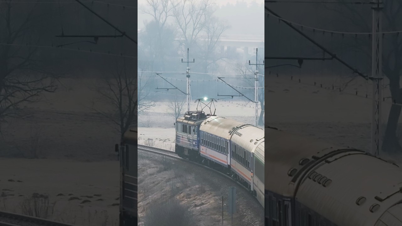 Iskry z pantografu lokomotywy EP07 z pociągiem PKP Intercity do Zakopanego #pociągi #kolej #góry