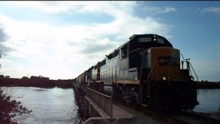 preview picture of video 'CSX Train Crosses Little Manatee Swing Bridge Part 3'