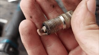 Episode 91 - Coil and Spark Plug Replacement 2001 Ford F250 5.4L 2 valve