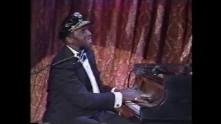 Bonnie Raitt & Charles Brown - Merry Christmas Baby - Tonight Show 10-10-1992