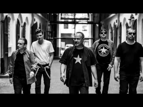 ATOMIKA - "DANCING ON THE CEILING"   LIVE