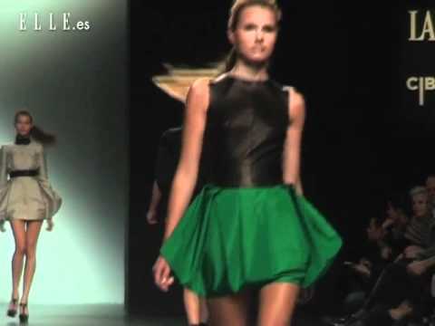 Amaya Arzuaga. Cibeles Madrid Fashion Week otoño invierno 20