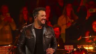 Luke Bryan - Hits Medley LIVE from the 57th Annual CMA Awards