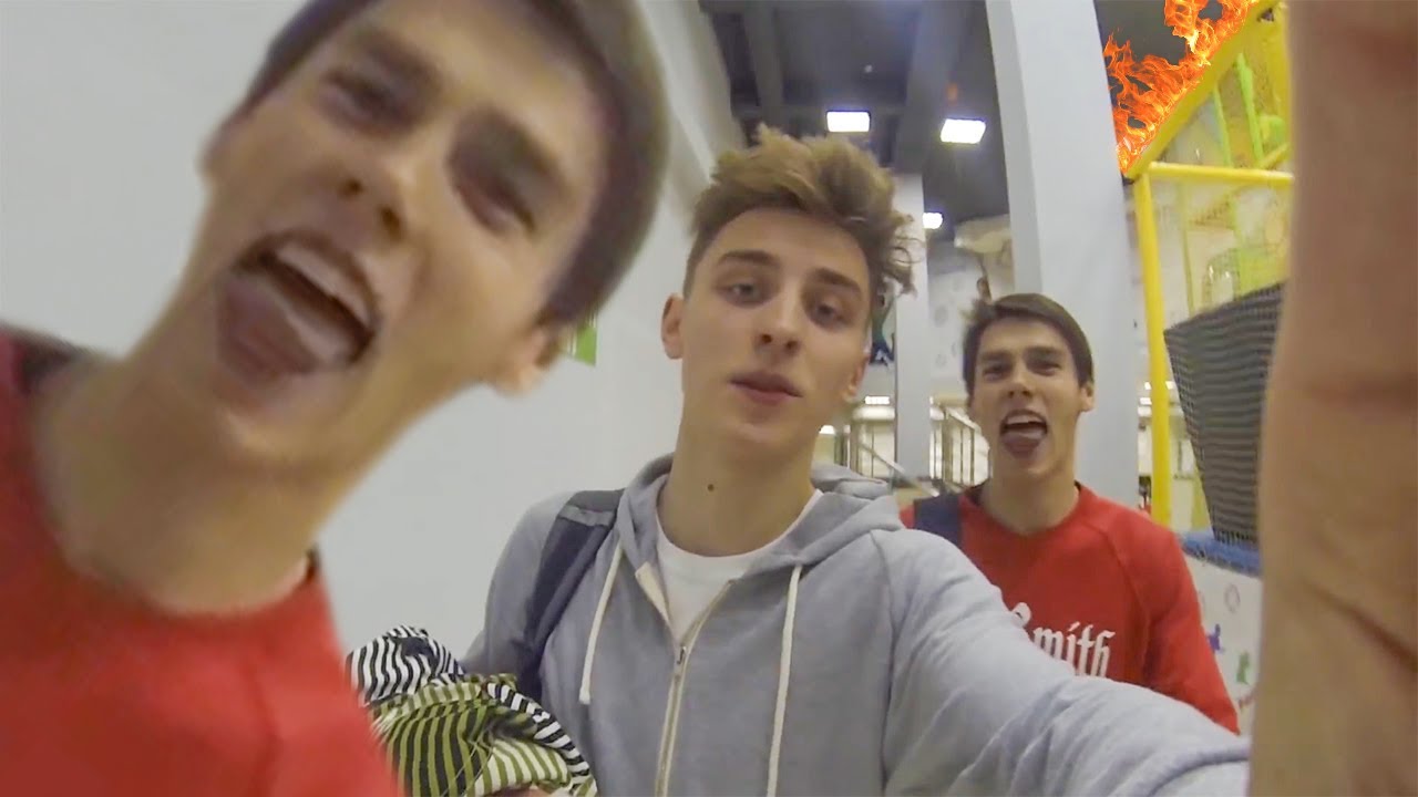 ВЛАД БУМАГА А4 ЧЕЛЛЕНДЖ 24 ЧАСА В ЗАКРЫТОМ ЗАЛЕ | СНЕЖОК