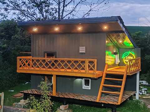 Luxury Outdoor Cat House / Catio – 2 Floors - Image 2