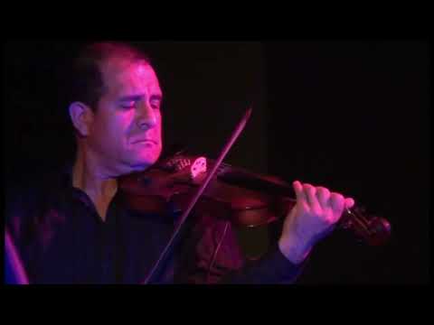 VICTOR ANGULO CON JULIA Y SILA ILLANES EN CONCIERTO