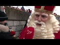 Sinterklaas zet met kleine vertraging voet aan wal